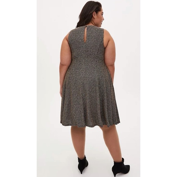 New black and gold shimmer Torrid dress with pockets size 2 - Picture 2 of 6